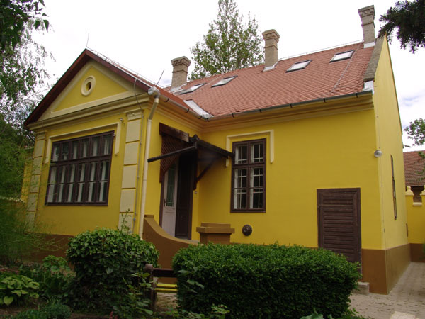 novi_becej_biblioteka_a Dvorišna fasada